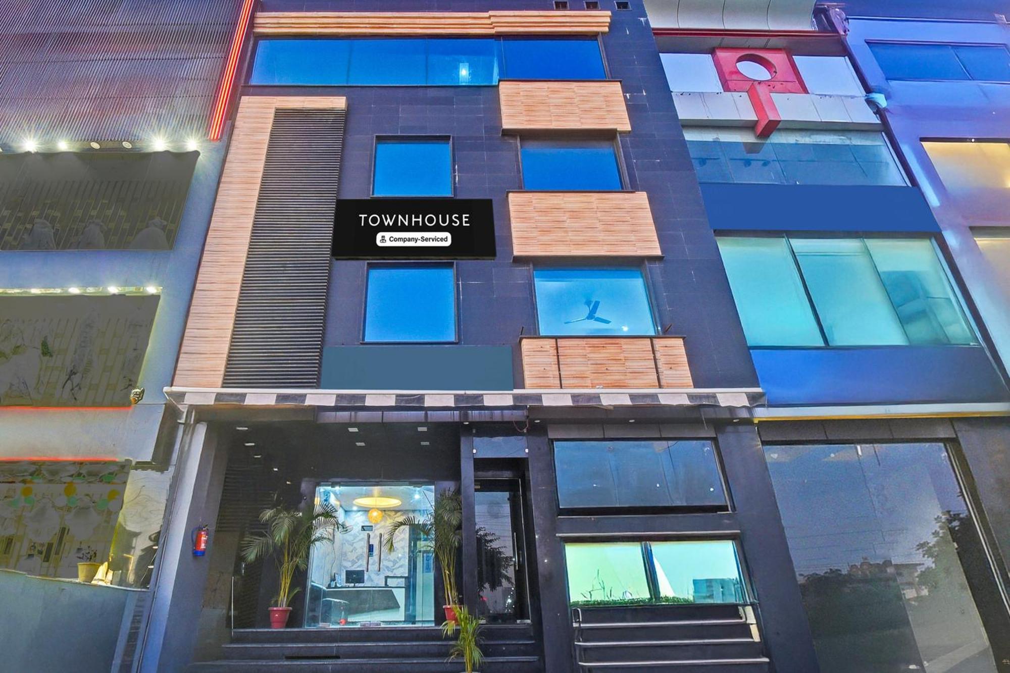 Super Townhouse Amrapali Circle Formerly Hotel Aqua جايبور المظهر الخارجي الصورة